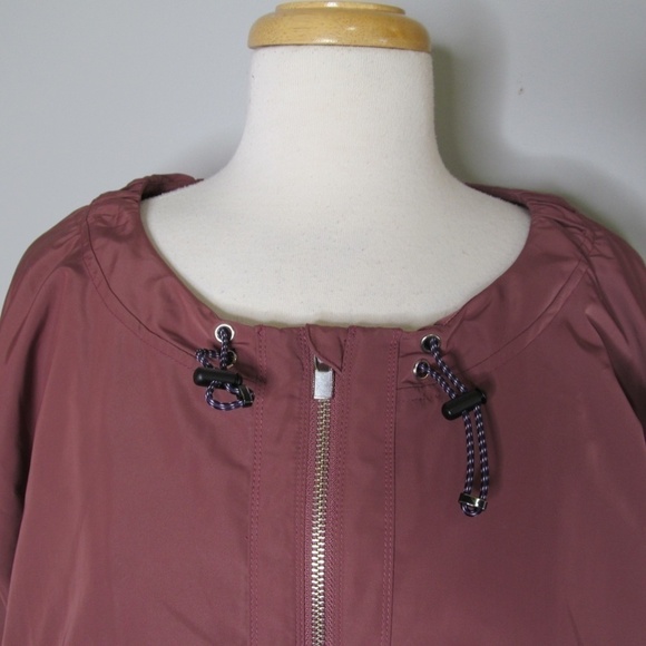 Athleta  Sz M Chill Bomber Cropped Full Zip Water Resistant Windbreaker Jacket - Picture 3 of 12